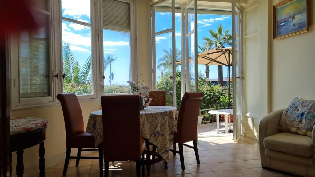 Garden house on the Promenade - Sea view