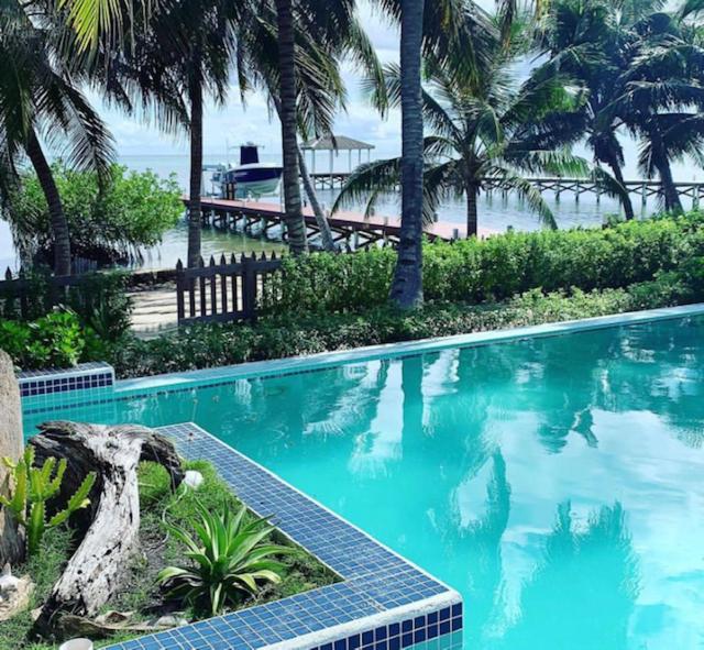 Le Reve Belize, Lux 4 BR Beach House with Pool