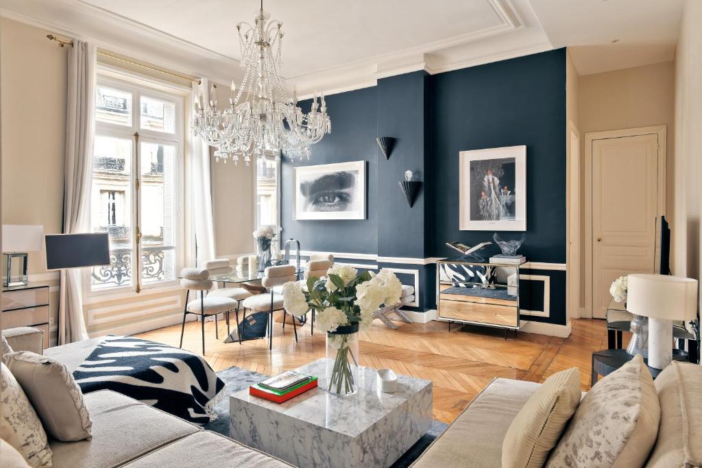 Spacious flat - Champs Elysées