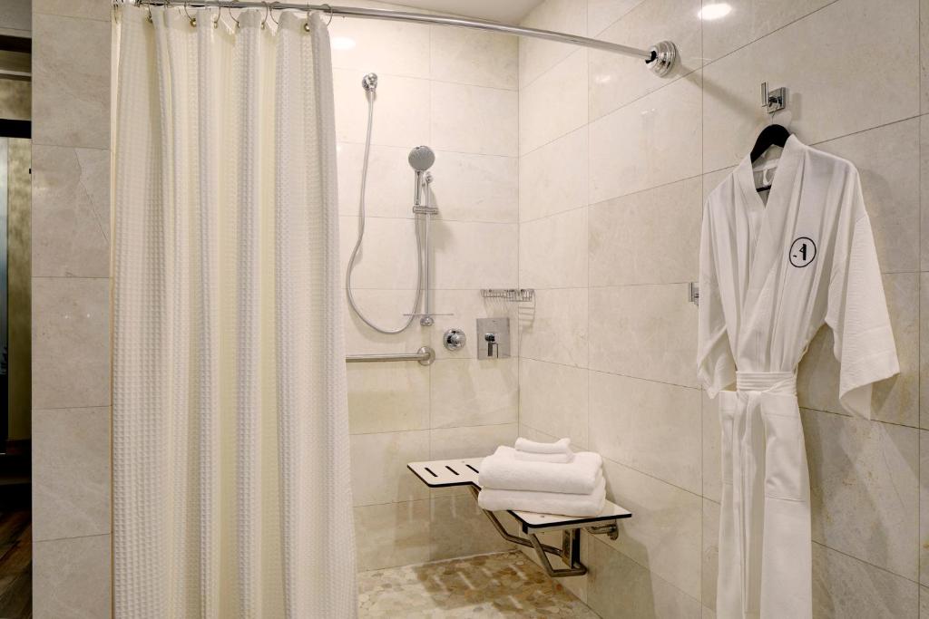 Archer Hotel Napa photo