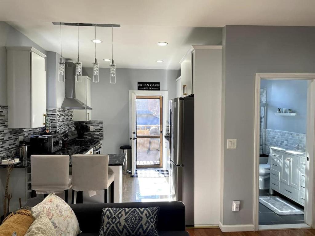Urban Oasis Rentals Nyc Reference: Nyc Bound 3 Br Apt Parking Outdoor Urban Oasis Croxton