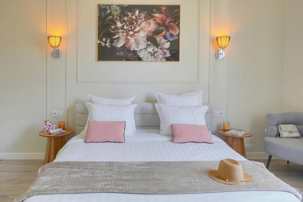 Emily 2 bedrooms 2 baths near Palais