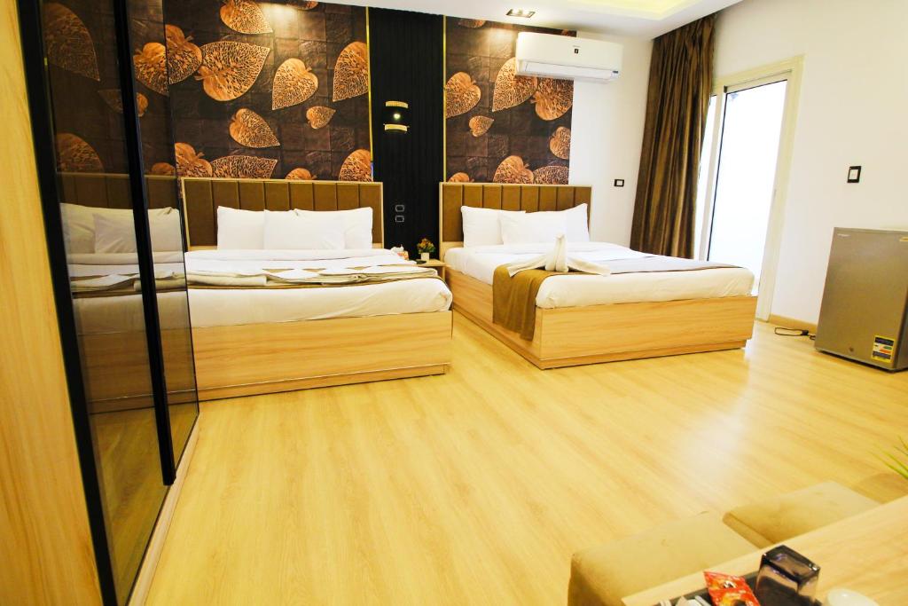 Palm Pyramids View INN - 2