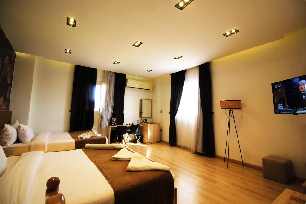 Palm Pyramids View INN - 8