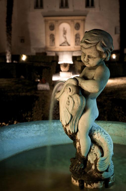 Bazén v ubytování Palazzo Leti Residenza d'Epoca nebo v jeho okolí