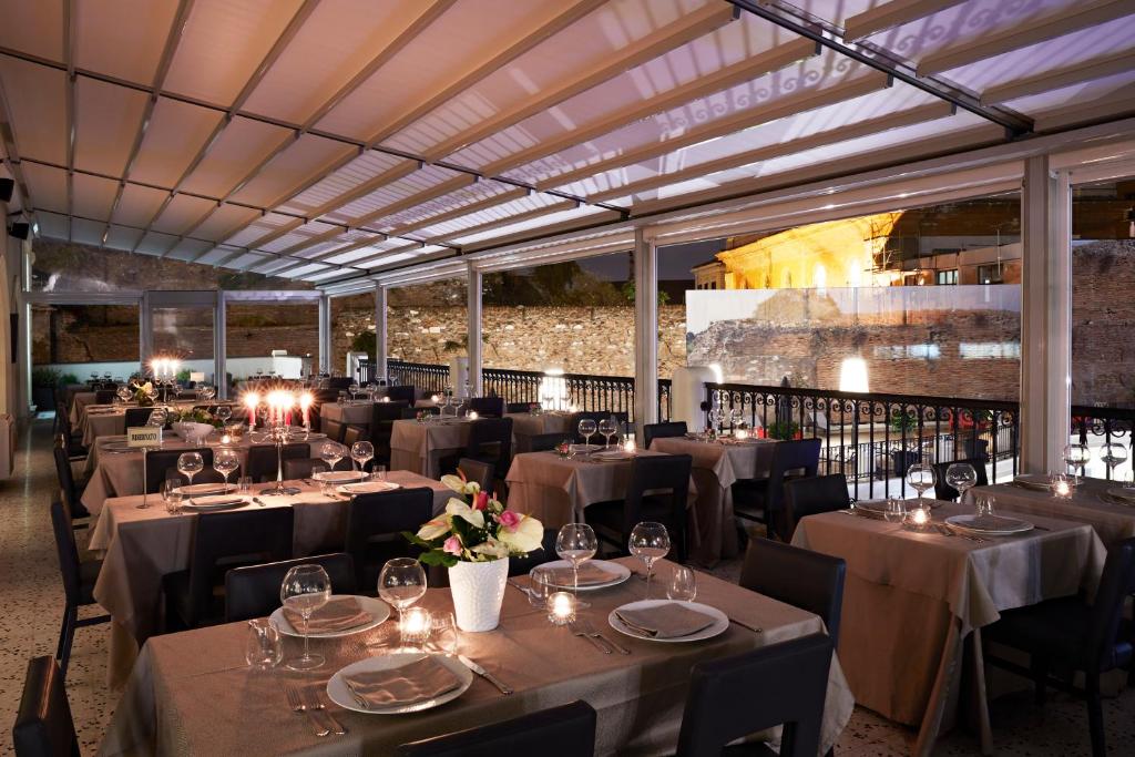 Hotel The Building - Resim 22