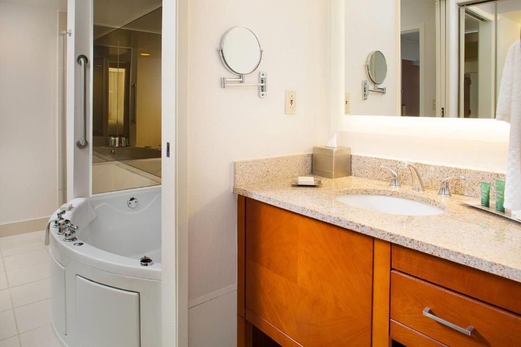 Wyndham Atlanta Perimeter photo