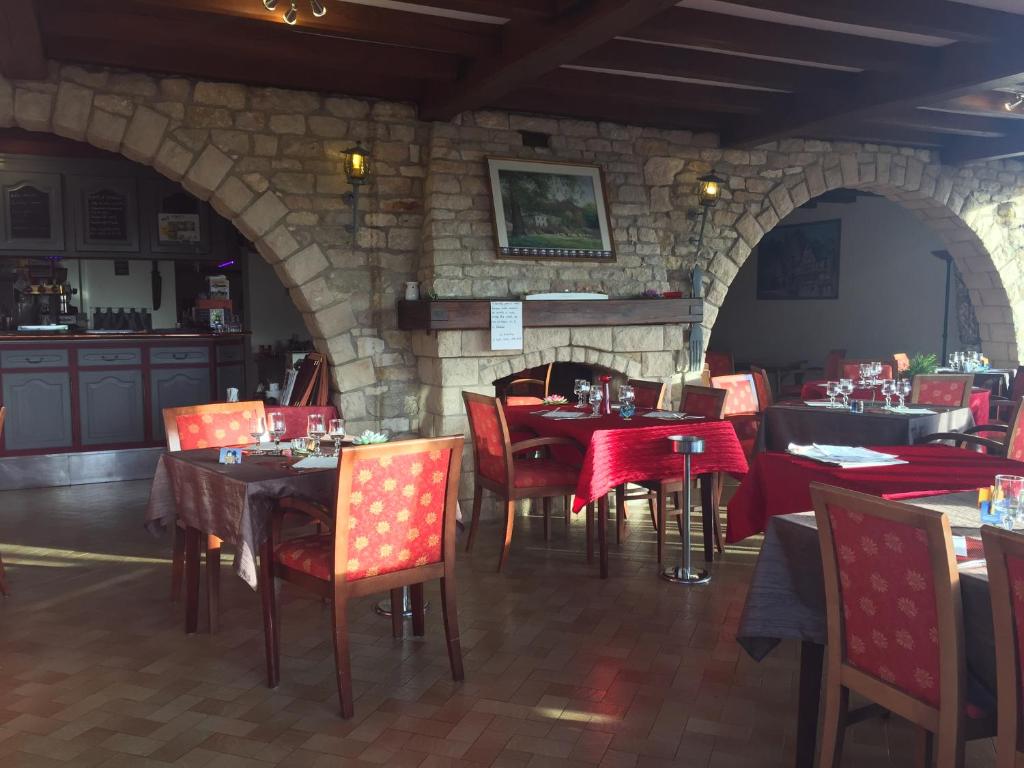 Restaurace v ubytování La Table Des Bons Peres