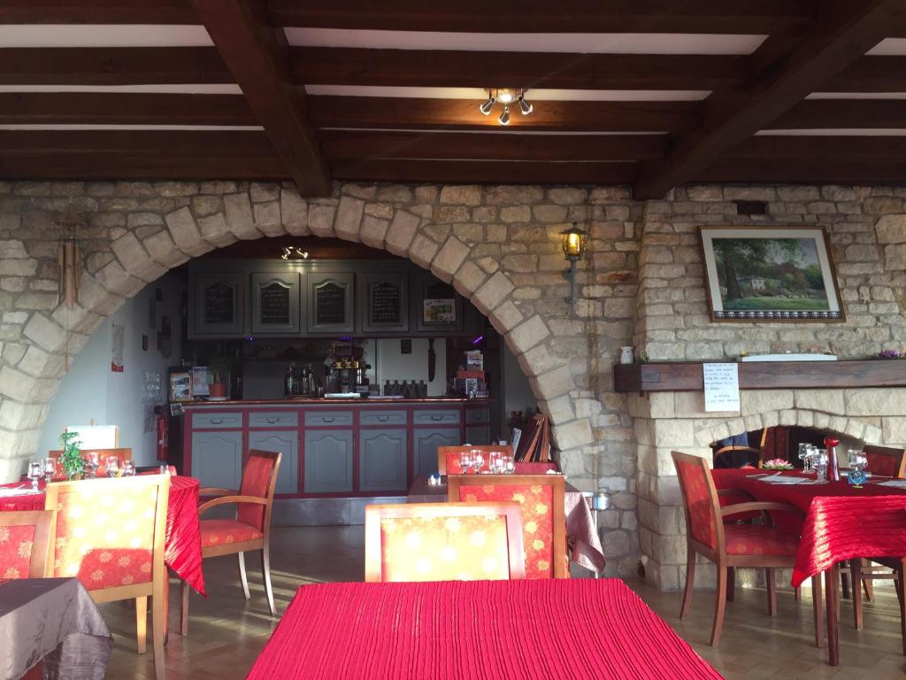 Restaurace v ubytování La Table Des Bons Peres