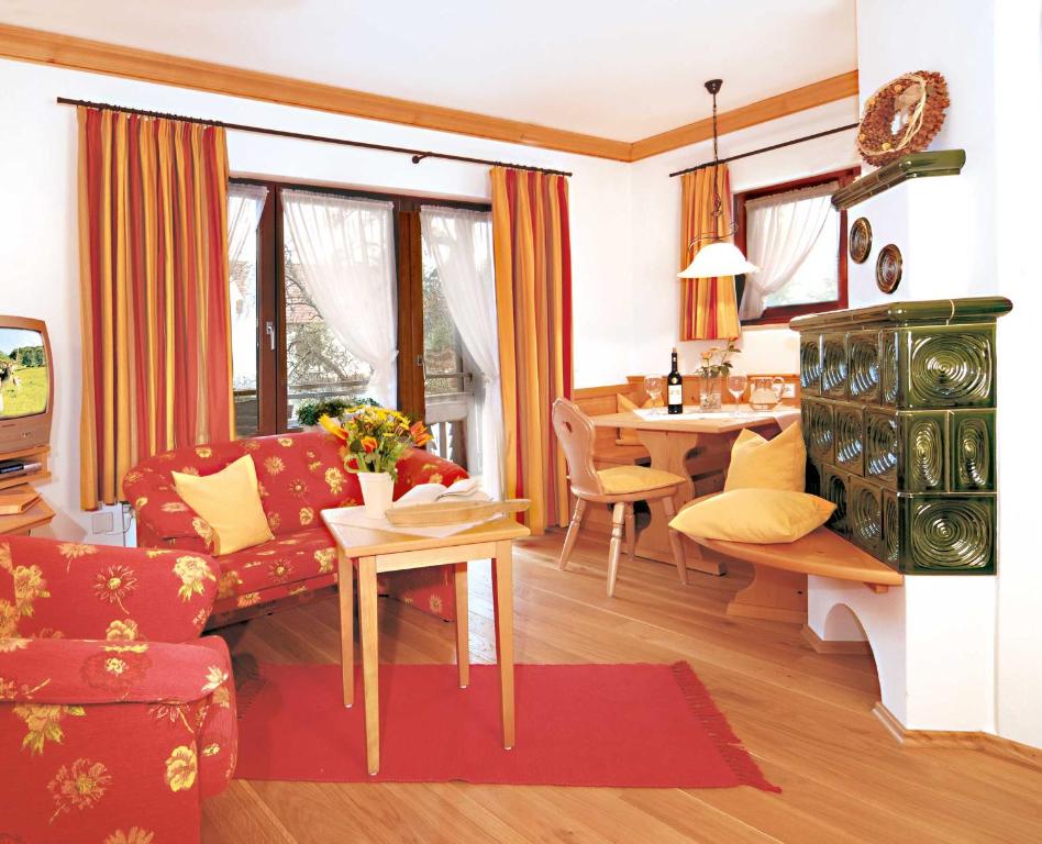 Posezení v ubytování Hotel zum Breitenberg