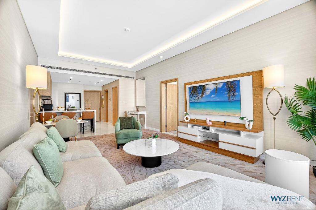 Breathtaking 1BR in Palm Tower, with Sea View