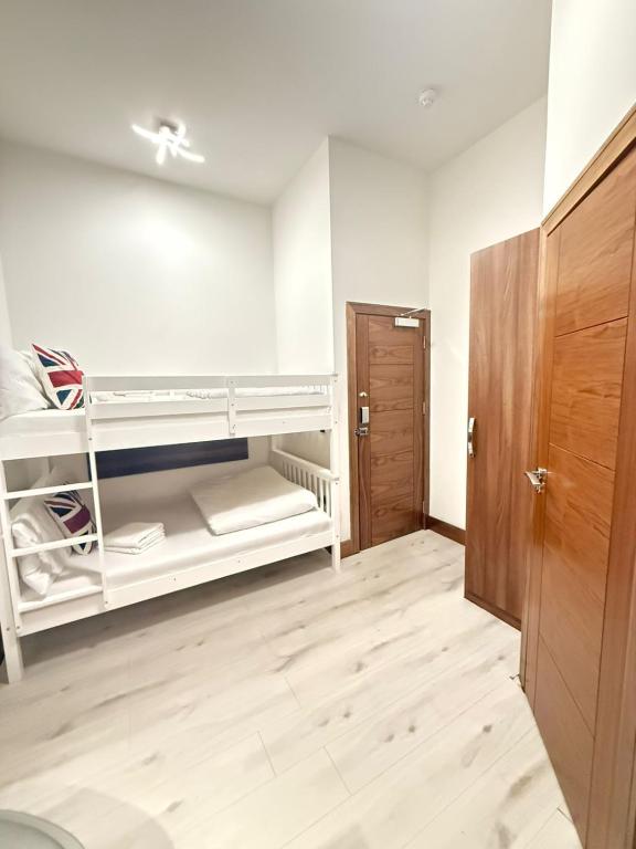 Earls Court 205