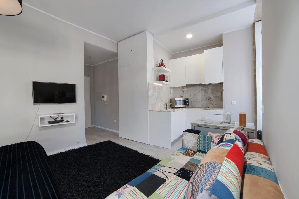 YOUROPO - Clerigos - 16