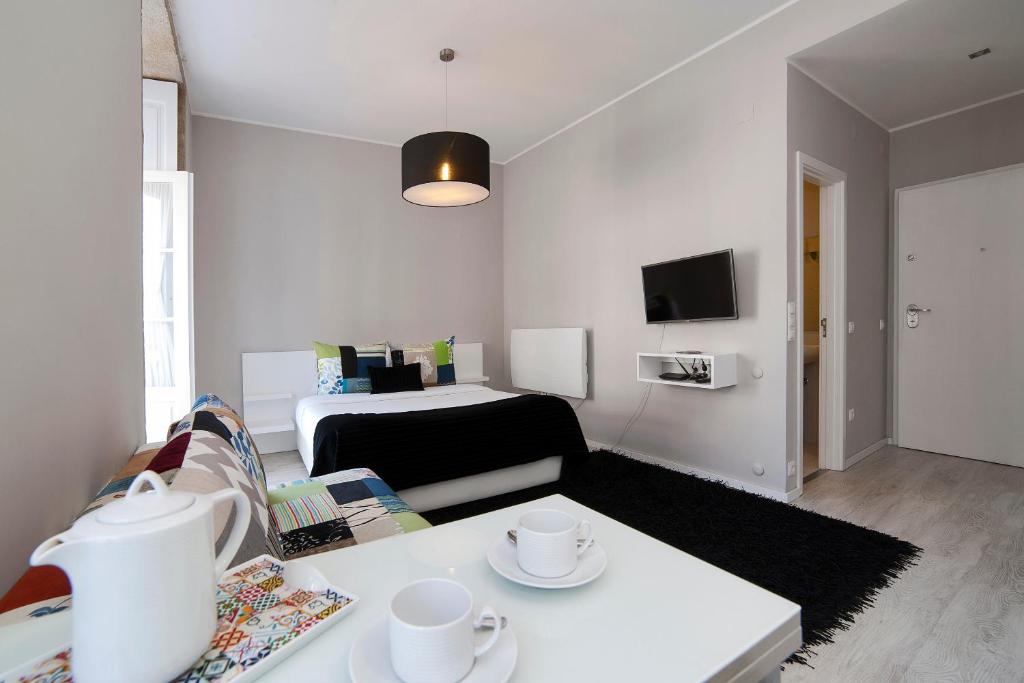 YOUROPO - Clerigos - 15