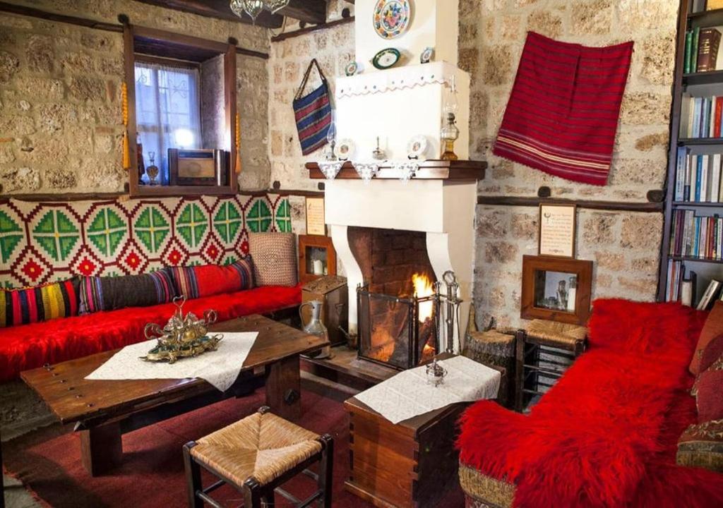 Hagiati Guesthouse - Edessa Cozy Mountain Retreat - 9