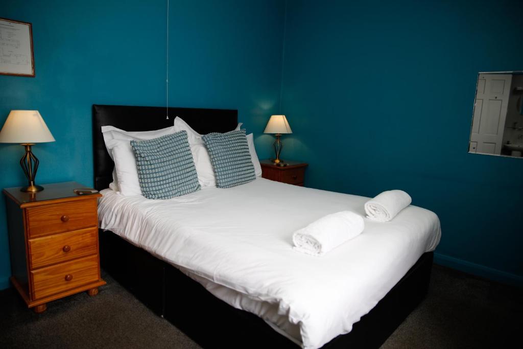 Old Ship Aground - Double Room With Private Bathroom