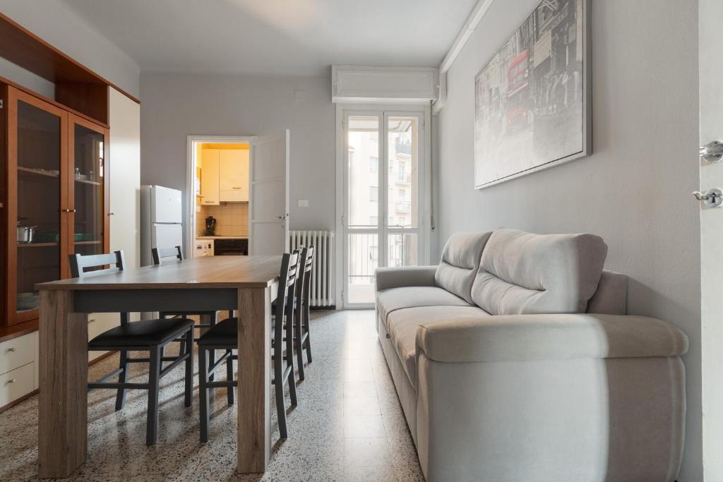 GuestHost - D'Adda Bright Apartments
