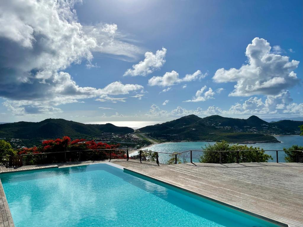 Appartement Vue Mer à St-jean avec jardin privé