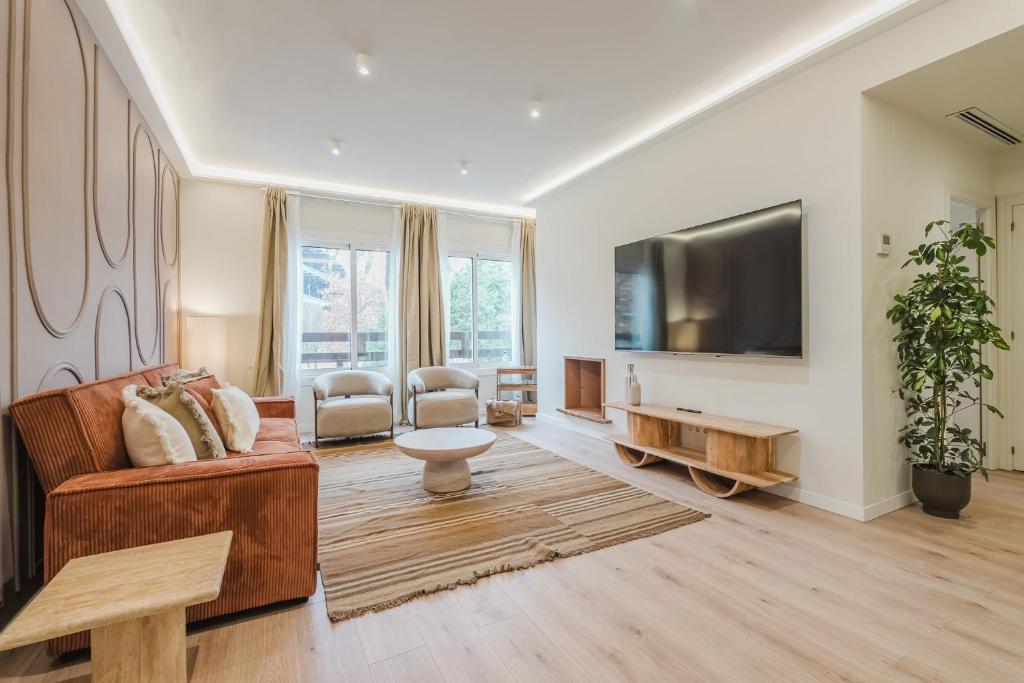 Barcelona Stadium Luxury Apartment
