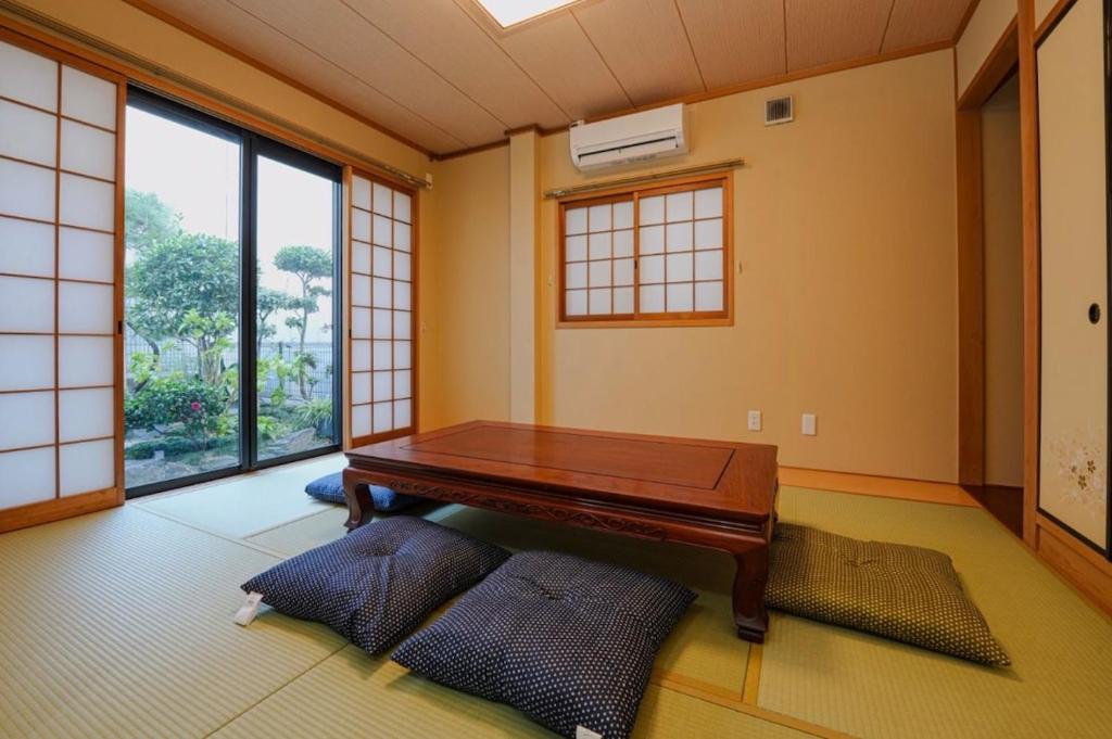 7-Min Tengachaya Luxury Home w Garden, 2-Car parking