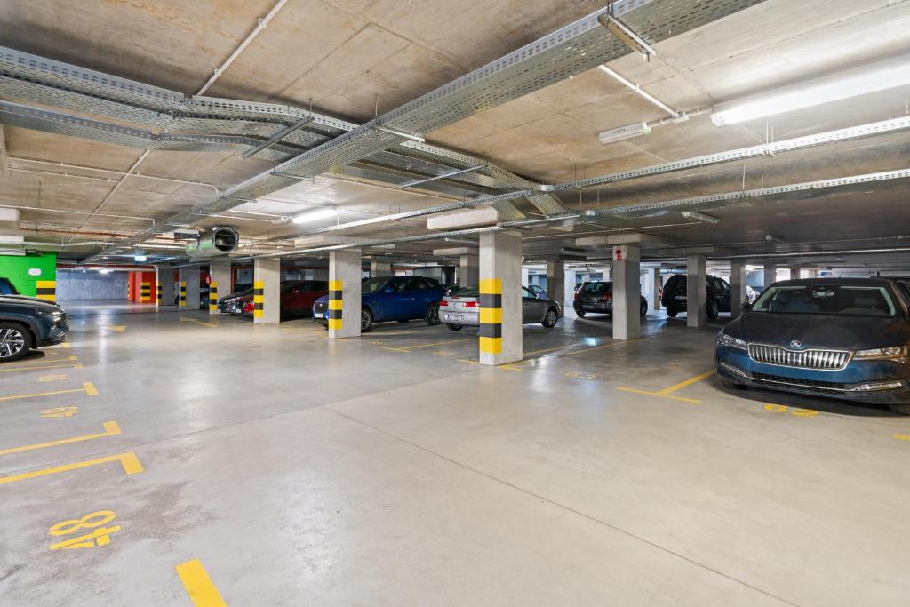 Pure Home Premium Apartments - Free Parking & AC - 9