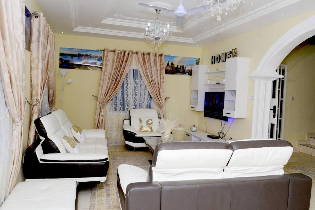 Janhas Senegambia Villa rental 3 with free wi-fi