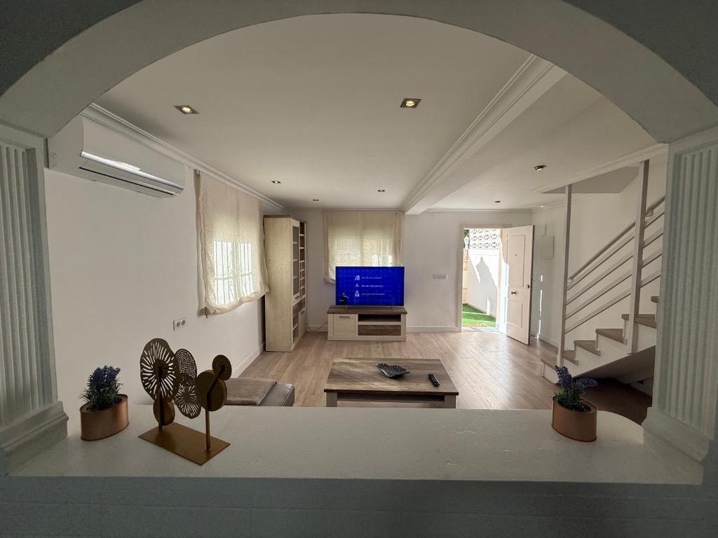 Casa Playa Albufereta a 1min con terraza para 6 By Turihome