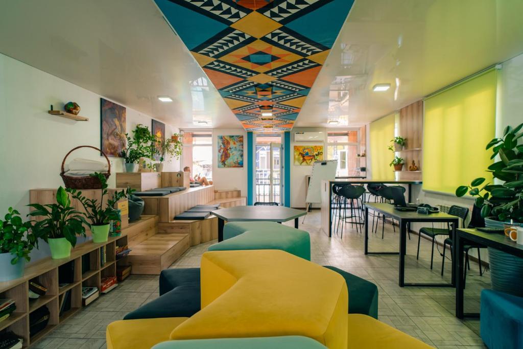 People Hostel & Coworking