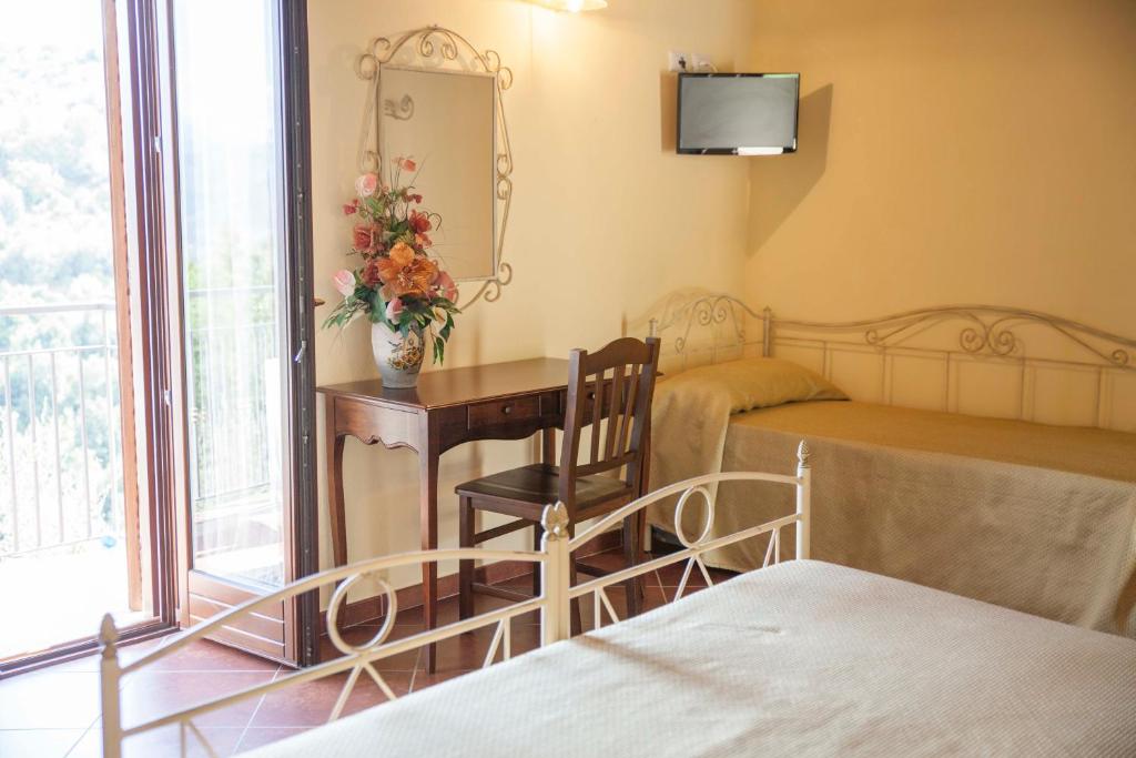 Il Vecchio Frantoio - Family Room With Balcony