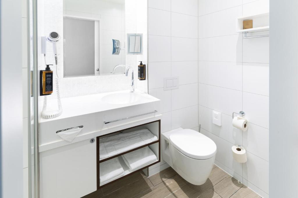 Hotel MOA Berlin - 8