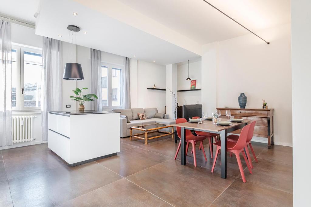 Easylife - Milan - Corso di Porta Romana 121