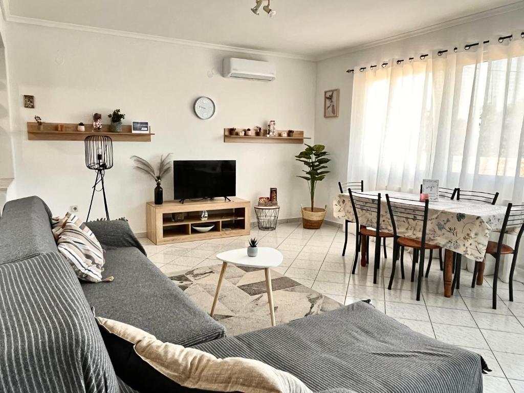 Jacque's Boutique Suite