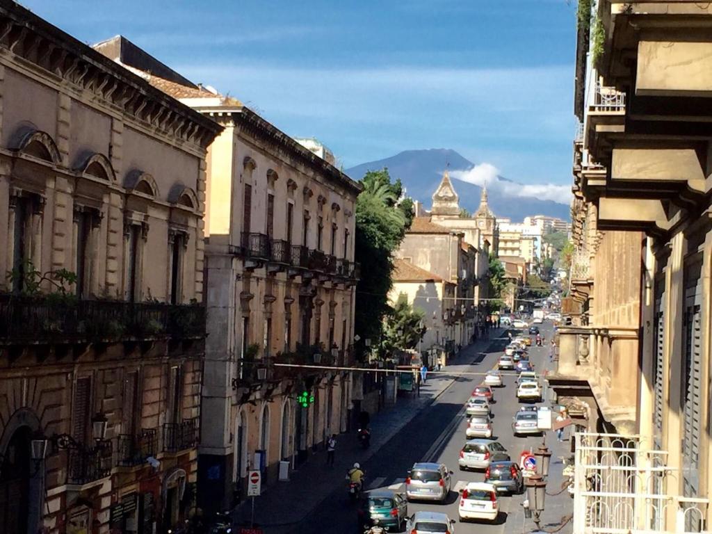 Výhľad na mesto Catania alebo výhľad na mesto priamo z penziónu