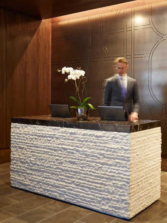 Loews Chicago Hotel photo