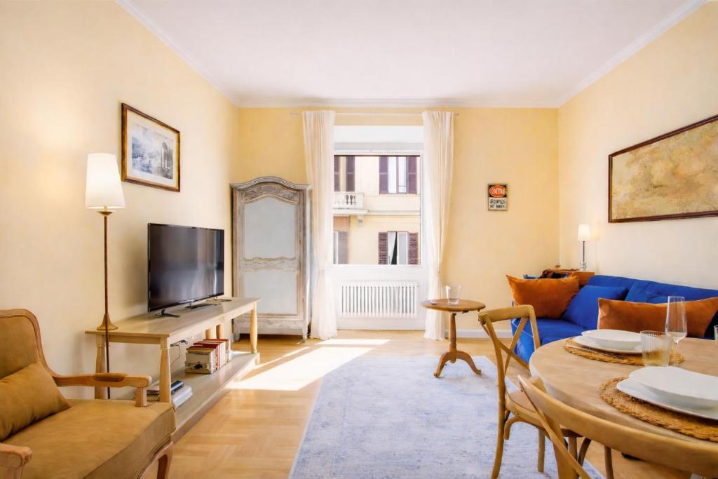 Elegantis Milos Suite Apartment - Your Chic Retreat in Central Rome