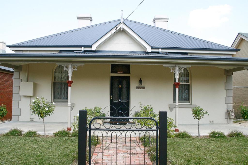 Gallery image of Encore's Delkeith Cottage in Bathurst