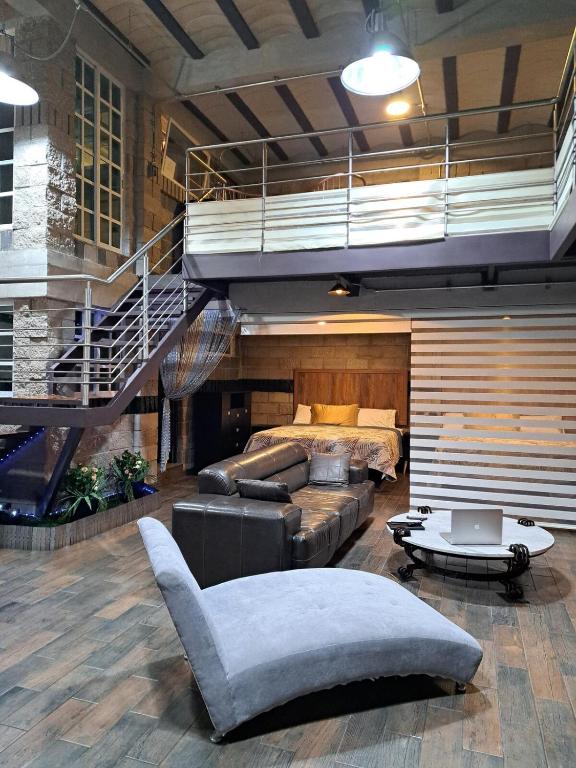 Curated visual reference: Mezzanine Levels In Loft Apartments Reference: Loft Mezzanine Mansion Fabulous 2 Levels クリアカン 最新料金 2026年