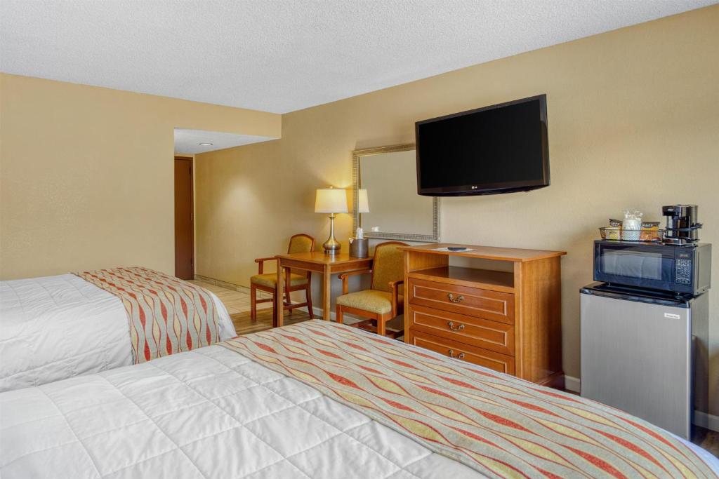 SureStay Plus Hotel by Best Western Reno Airport photo