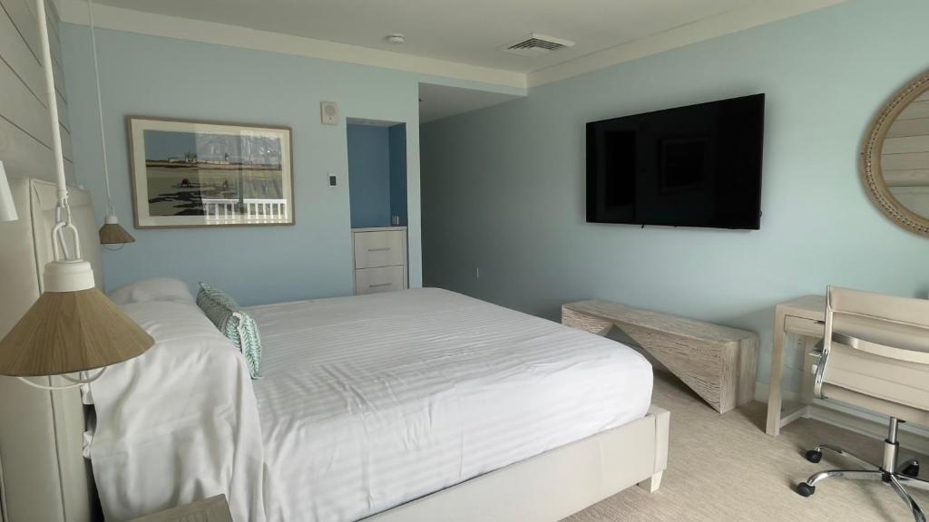 The Colony Hotel Kennebunkport - Coveside King - ADA