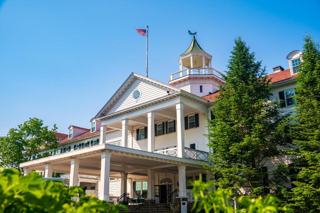 The Colony Hotel Kennebunkport - Housity