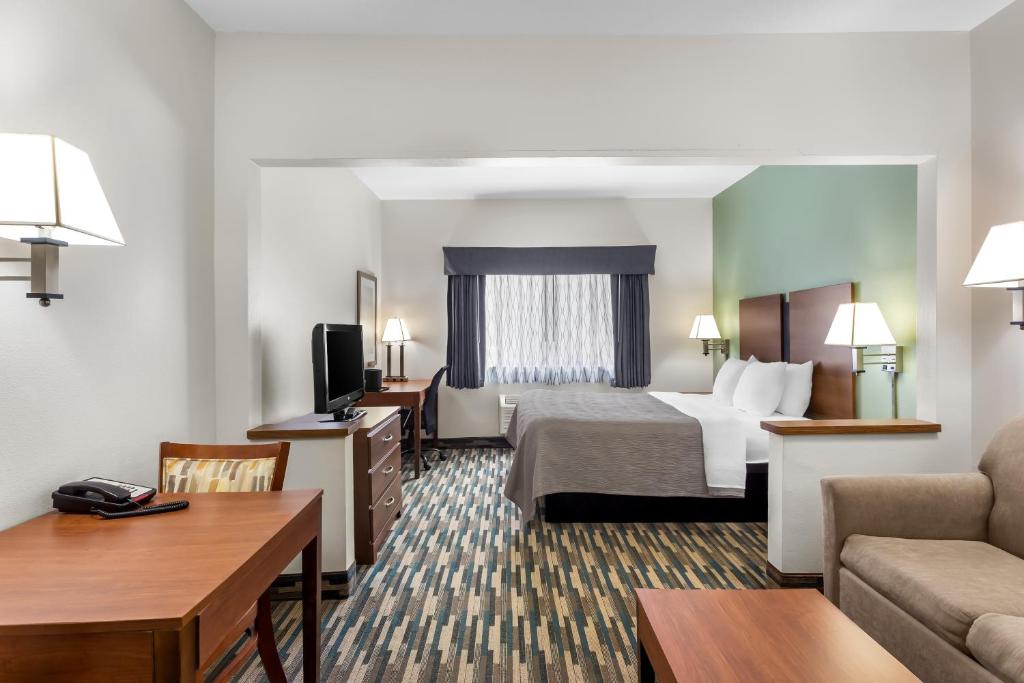 Quality Inn Beloit - One Room Suite With Sofa Bed - Non Smoking