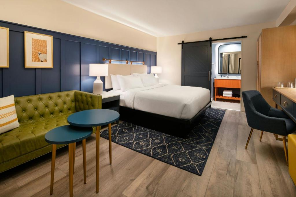 Tiller House, Laguna Hills, a Tribute Portfolio Hotel - King Studio