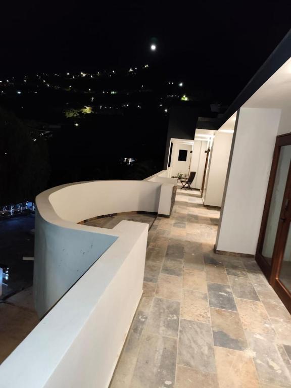 Flamboyant Residence #46, 2BR- 2BA Apartment