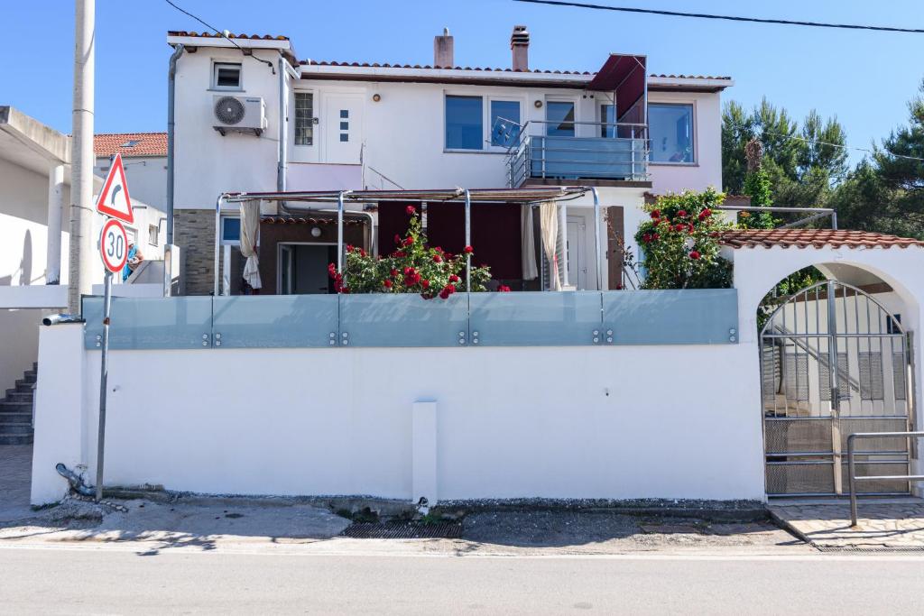 Apartments by the sea Arbanija, Ciovo - 13576