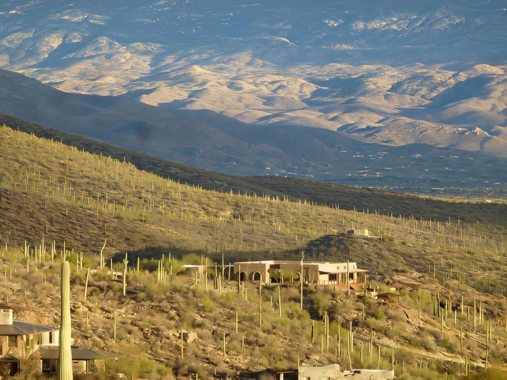 Fresh Look at Magical Private High End Mountain Top Estate Tucson Precios