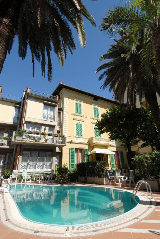 Bazén v ubytování Hotel Reale nebo v jeho okolí