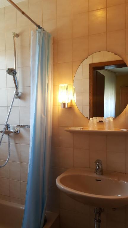 Koupelna v ubytování Hotel Krone Rüdesheim