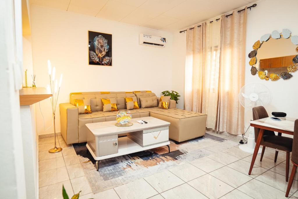 Gabon Happiness House Tivoli