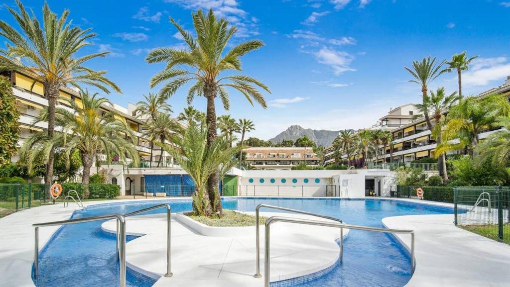Unique 2 Br Apart in Golden Mile✺ Pool ✺ Parking