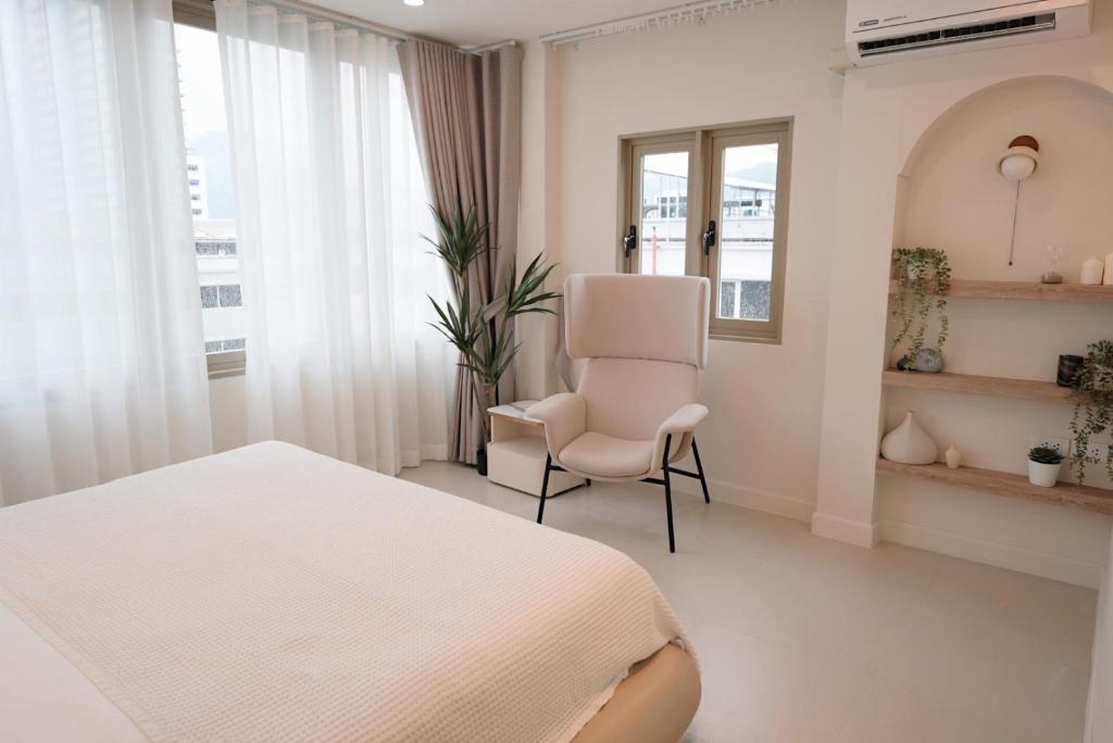 فضای داخلی Breeze House Patong در پوکت - تصویر ۳